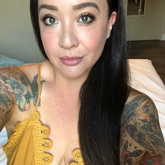 Meet your Posher, Danielle - Picture 4 of 4